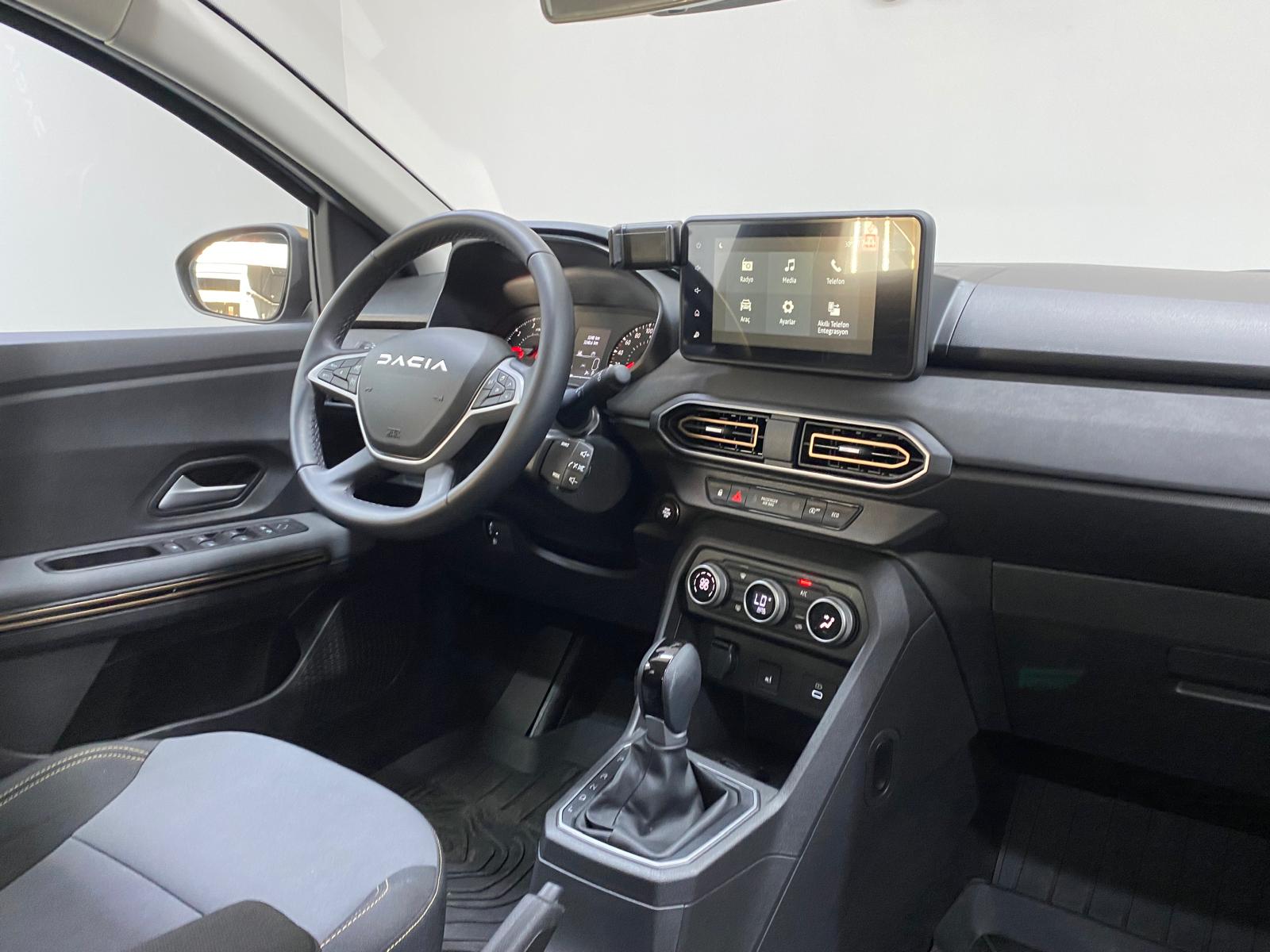 DACIA SANDERO 23